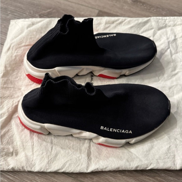 Balenciaga speed sneakers in black and red - Picture 6 of 8
